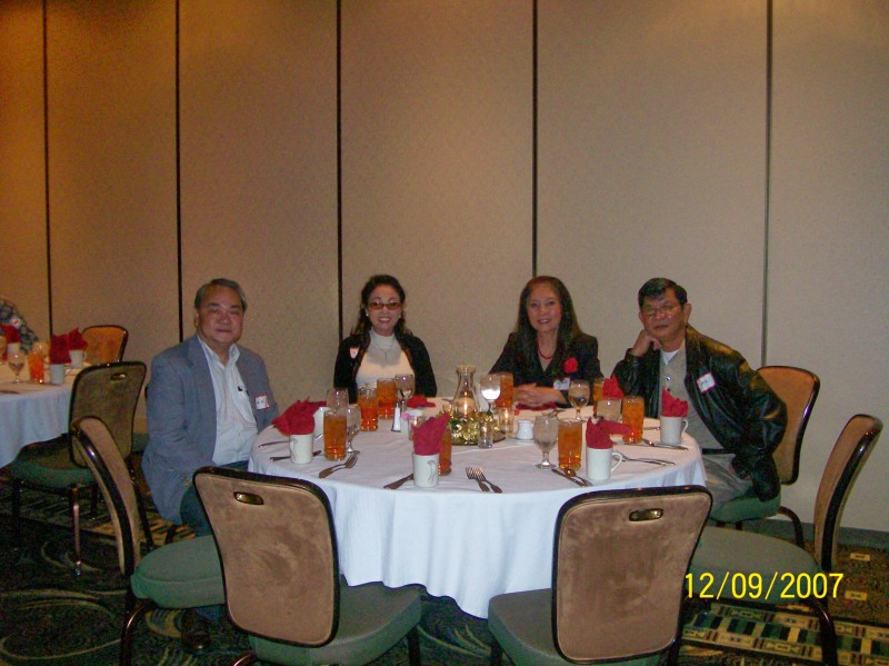 100-0380xmas7.jpg
