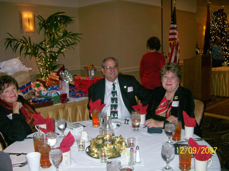 100-0390xmas7.jpg